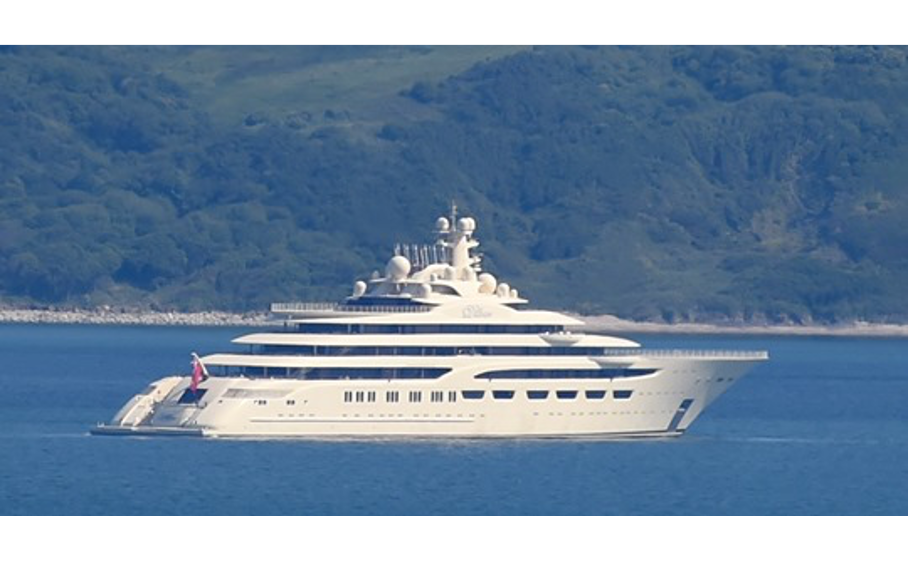 One Of World S Biggest Superyachts Arrives On South Coast Now In Weymouth Bay Marine Industry News