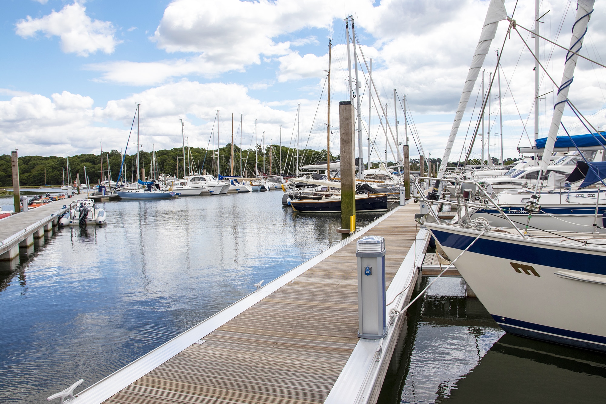 the yachtsman bar bucklers hard