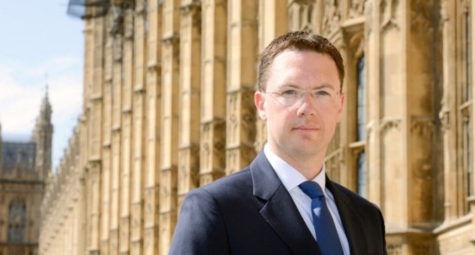 New minister for maritime: Robert Courts - Marine Industry News
