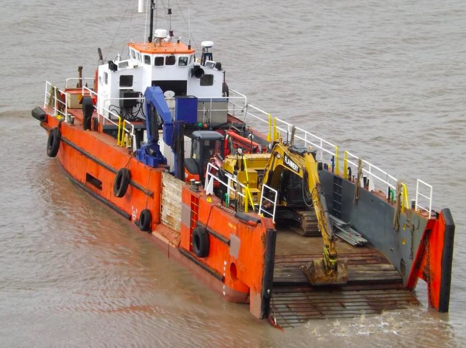 80-tonne ship stuck on Somerset slipway - Marine Industry News