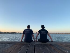 Equipe de resgate do canal do rio em Perth