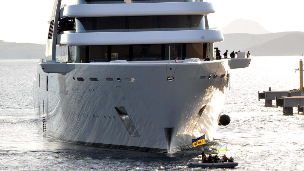 The 140m Solaris, linked to Abramovich, is met by Ukrainian protesters in Bodrum, Turkey.