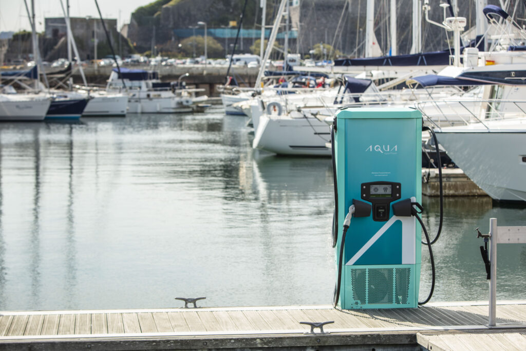 stations de recharge électriques DC haute puissance Plymouth Sound National Marine Park
