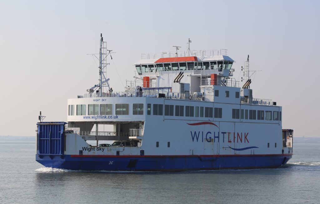 Ferry de pasajeros de carga y descarga Wight Sky