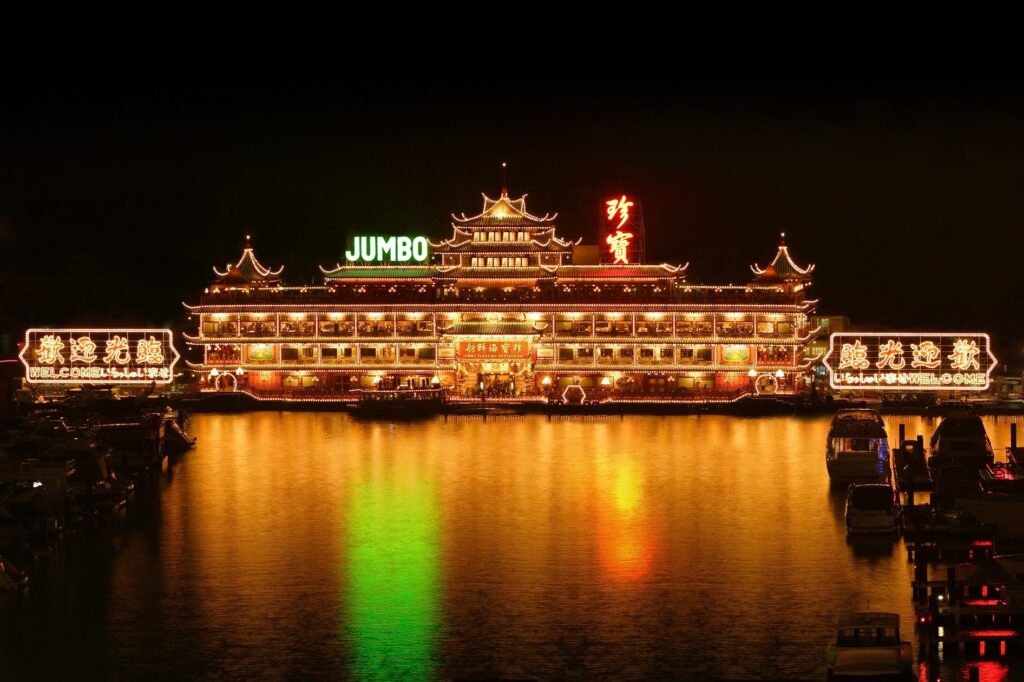 Jumbo-Floating-restaurant-Hong-Kong