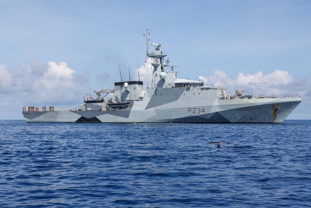 Marina-real-HMS SPEY-SPOT -TIBURONES-BALLENA