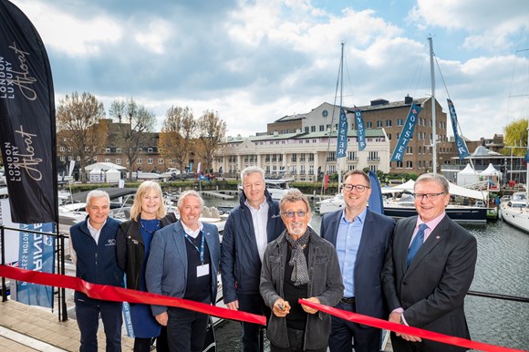 F1 aficionado and TV personality Eddie Jordan was joined by representatives from iconic yachting brands Oyster Yachts, Sunseeker and Princess Yachts and show organisers, British Marine to officially open London Luxury Afloat 2023.