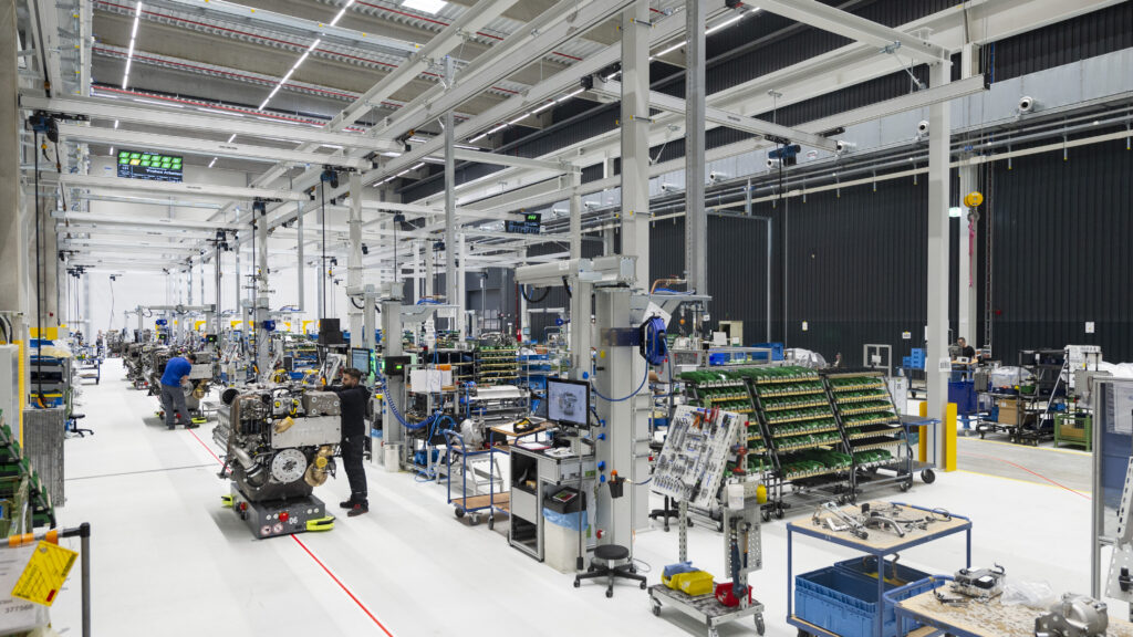 Rolls-Royce officially opens €30m mtu combustion engine assembly plant in Germany