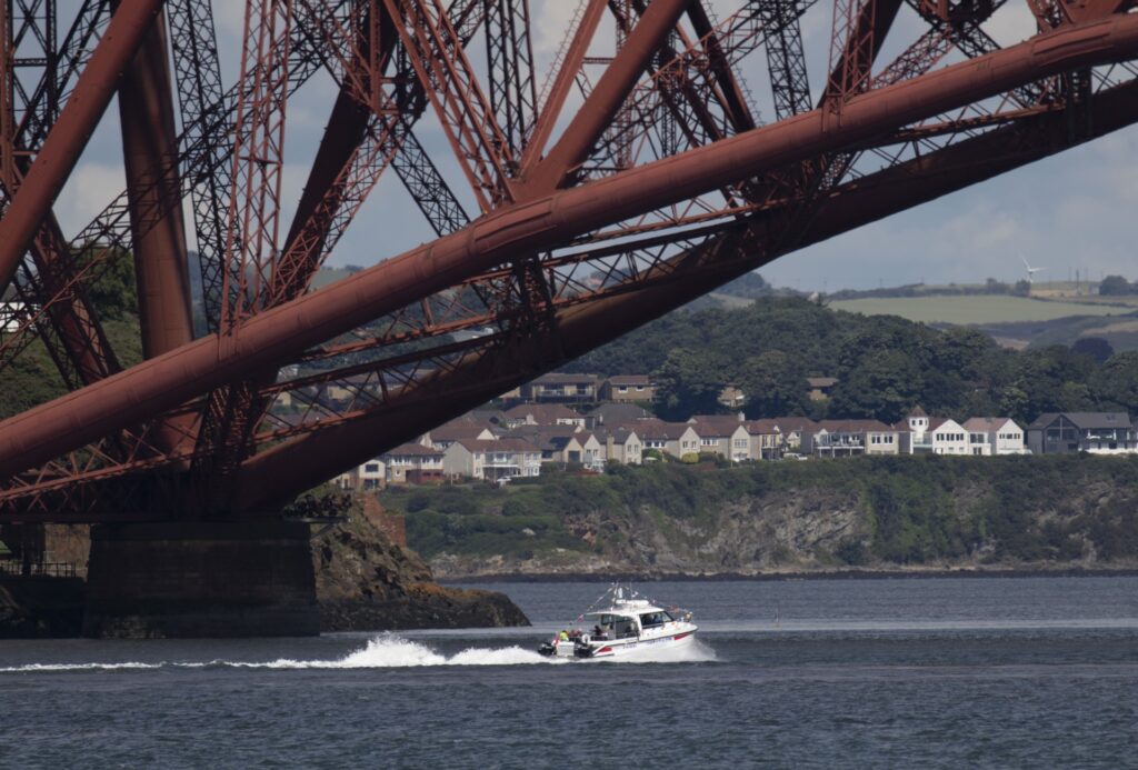 Princess Anne bota el primer barco Wetwheels en Escocia (6)
