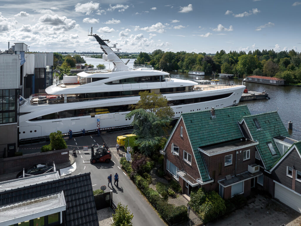 Feadship's 76m Project 822 (10)