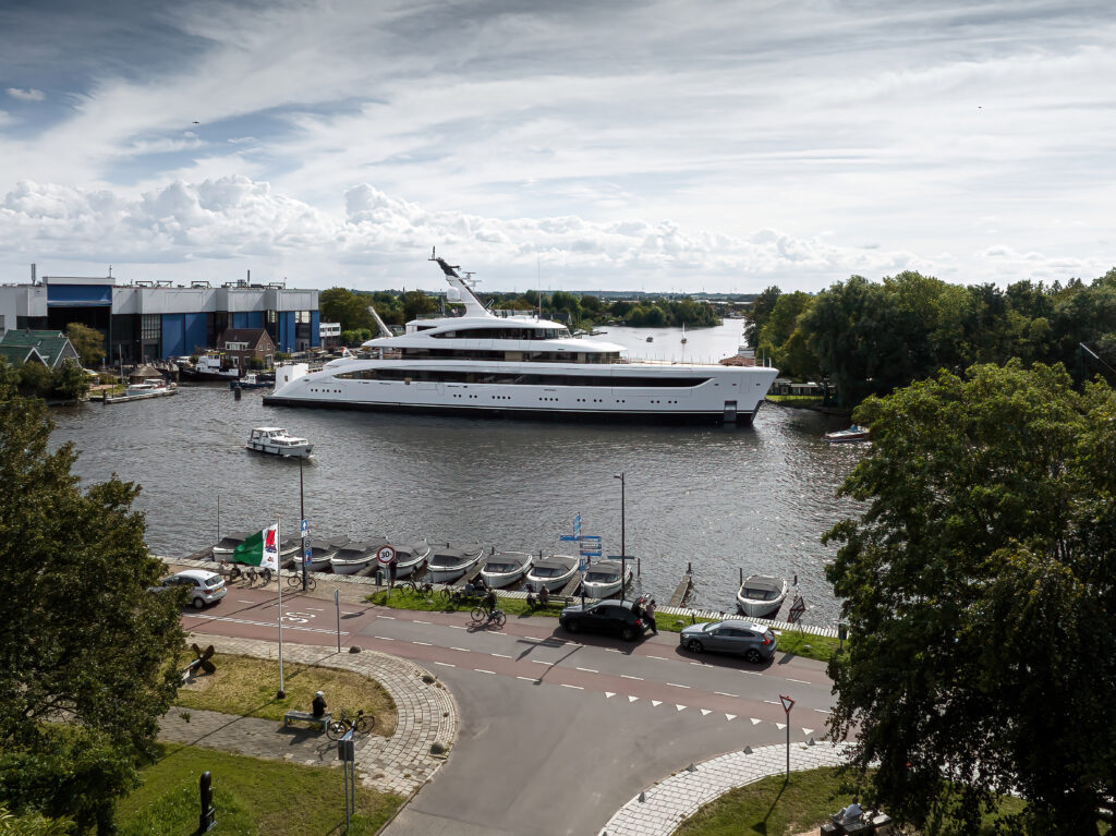 Feadship's 76m Project 822 
