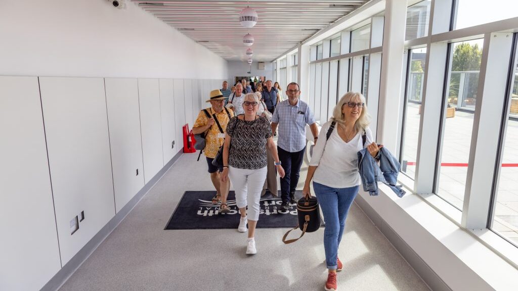 Porto Internacional de Portsmouth abre terminal de passageiros sustentável