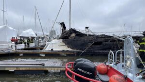 Пожар на пристани Балтимора предоставлен пожарной службой Балтимора (3)