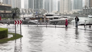 Heftiger Regen überschwemmt Dubai Marina