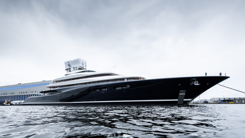 Feadship hydrogen fuel-cell superyacht Project 821