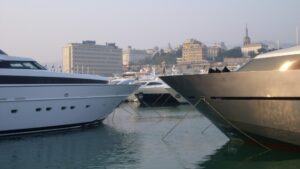 A marina do Centro de Exposições, sede do Genoa International Boat Show. Imagem cortesia de Alessio Sbarbaro.