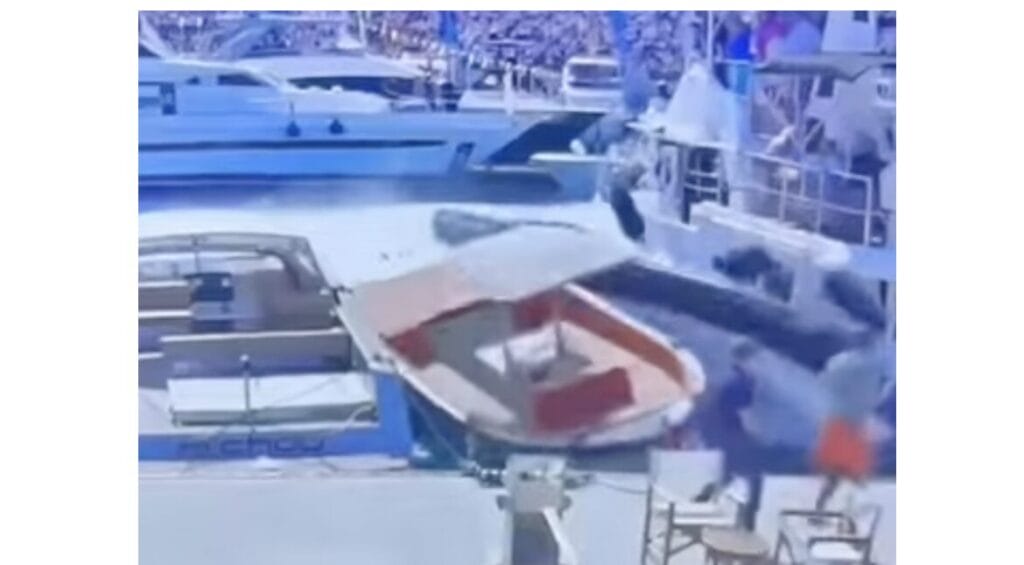 Verschwommenes Bild eines Schnellboots, das gegen eine Superyacht prallt