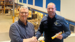 From left - Kjetil Flak, Owner of Flak AS, with Kris Nieuwenhuis, North European Markets Manager for Ocean Signal