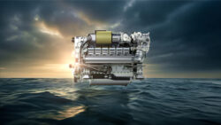 New 2000 mtu engine from Rolls-Royce with more power for fast ships and yachts: Power output increases from 1,472 kW (2,002 hp) to 1,634 kW (2,222 hp). This takes power density to a new level, with only minor differences in weight and dimensions compared to the previous 12V 2000 M96X model. Neuer 2000-er mtu-Motor von Rolls-Royce mit mehr Leistung für schnelle Schiffe und Yachten : Die Leistung erhöht sich von bisher 1.472 kW (2.002 PS) auf 1.634 kW (2.222 PS). Die Leistungsdichte steigt damit auf ein neues Niveau, mit nur geringfügigen Abweichungen bei Gewicht und Abmessungen gegenüber dem Vorgängermodell 12V 2000 M96X.
