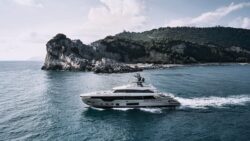 Azimut Grande Trideck