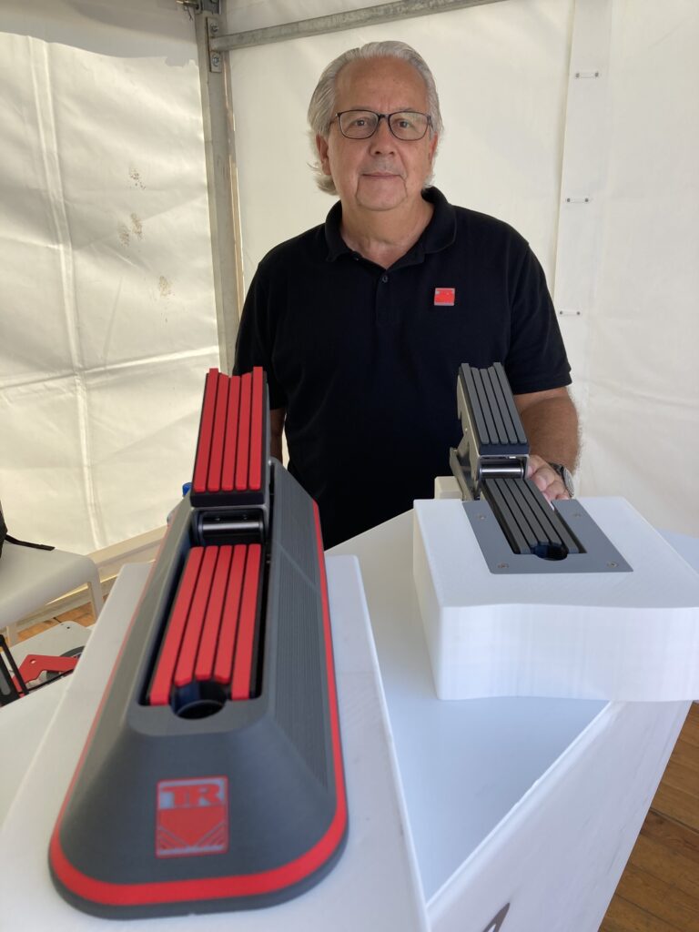 Juergen Linder Tender-Rest behind his products at Polboat