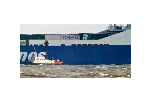 Finnhawk and Humber Saturn side by side