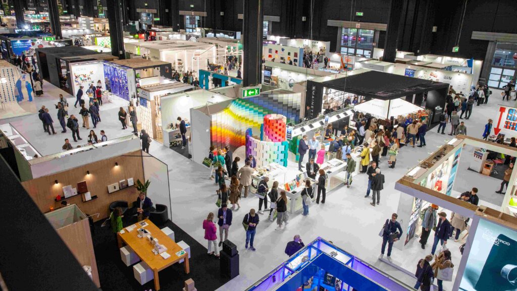 Representación de los stands del centro de exposiciones