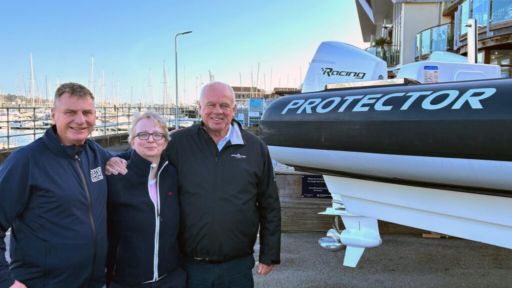 From left: Duco Snijder and Justien Hendriks from Watersportcentrum; Andy Andrews from PB Europe