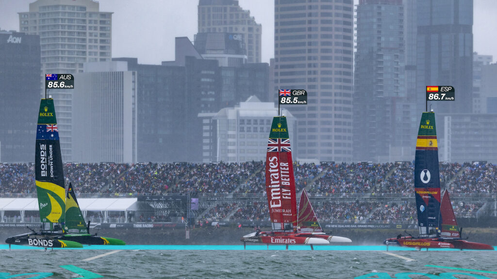 LiveLine. Racedag 1 van de ITM New Zealand Sail Grand Prix in Auckland, Nieuw-Zeeland. Zaterdag 14 februari 2026. Rolex SailGP Championship Event 2, seizoen 2026. Foto: Simon Bruty voor SailGP. Persbericht aangeleverd door SailGP.