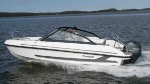 Yamarin white speedboat