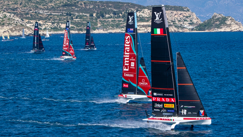 AC boats on the sea