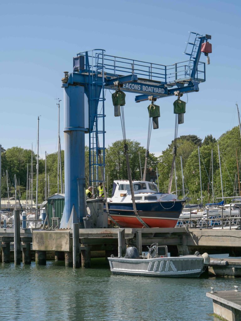 Marine yard boat lift