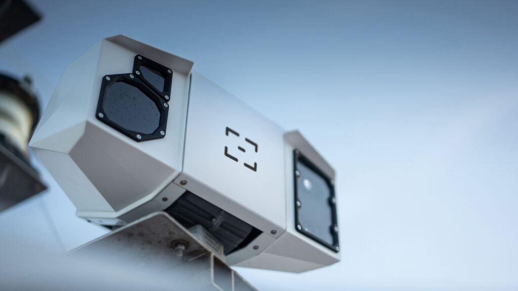 ● AI-powered machine vision combines optical and thermal imaging