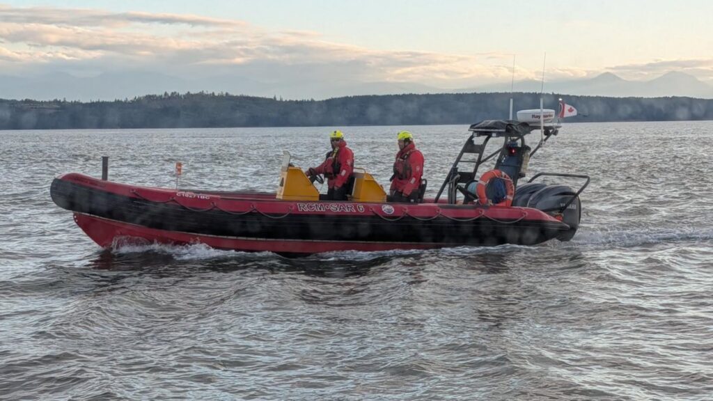 Rescue teams off Richmond