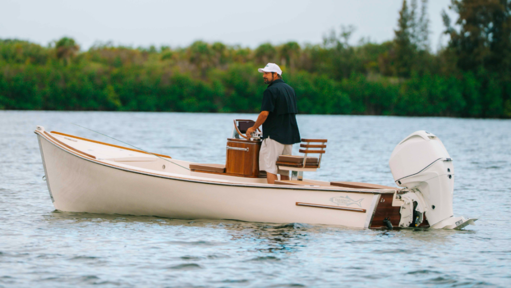 Tashmoo 18 centre console on water