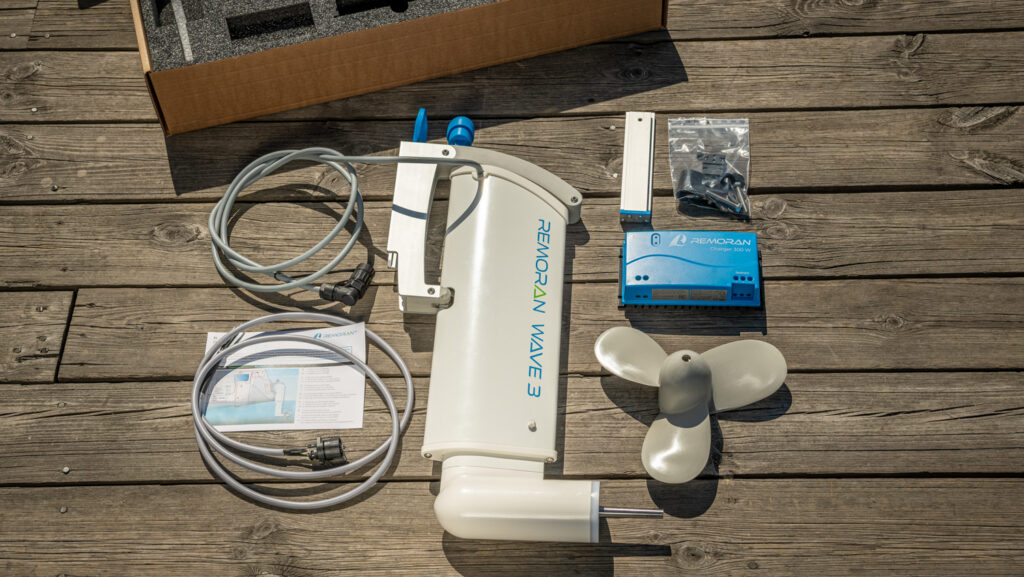 Remoran Charger 300W manages 12V and 24V onboard battery systems