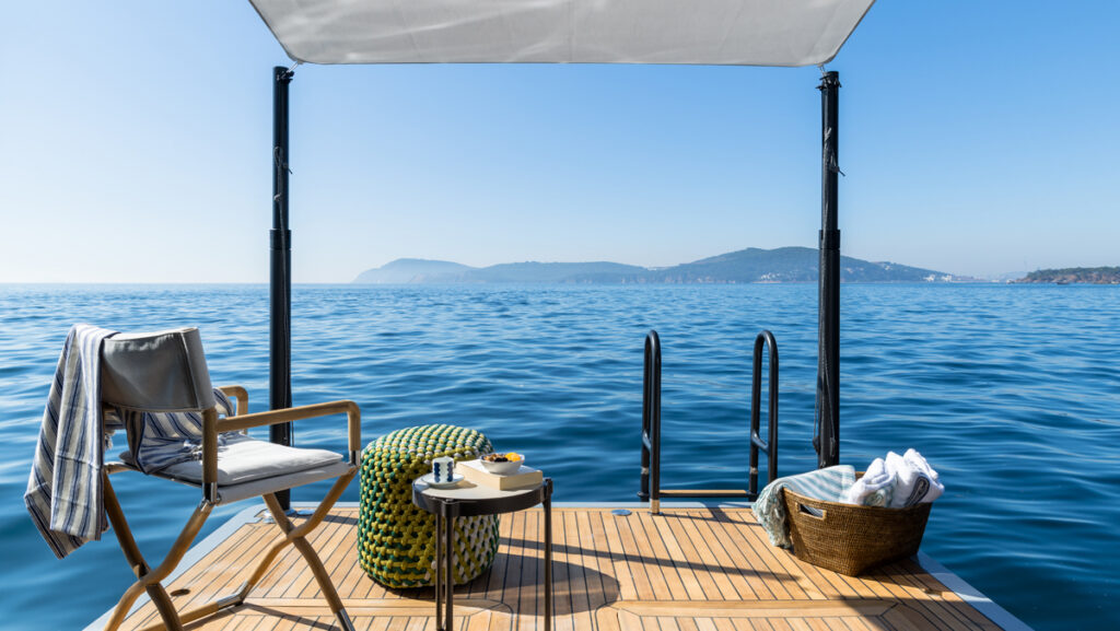 balcony on superyacht Sirena 118