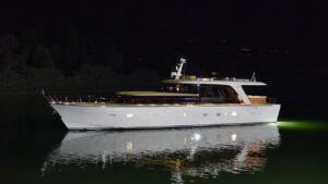 SHE motor yacht