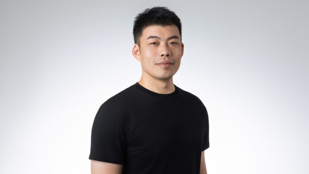 Chenglun Zhang