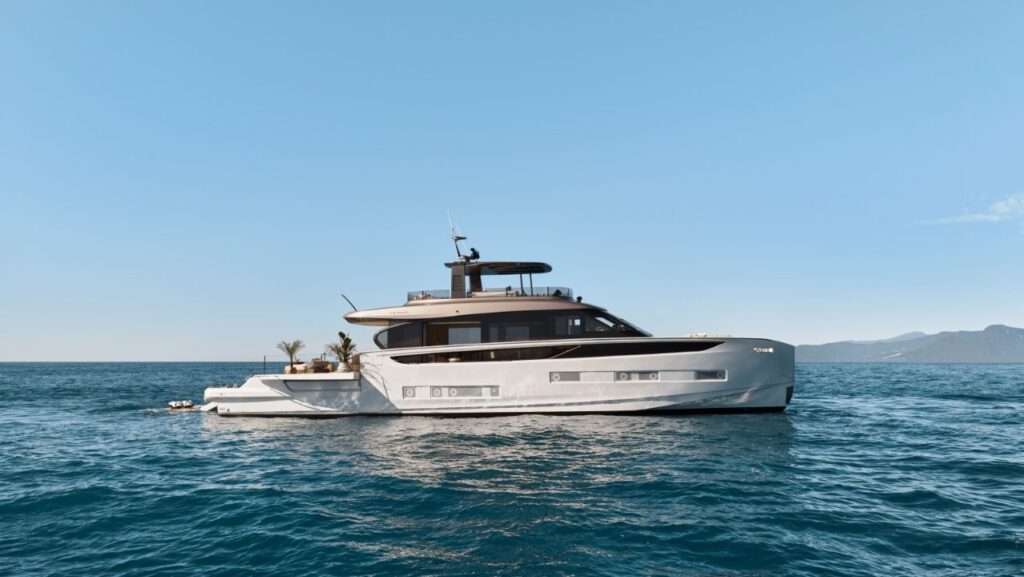 Seadeck 9 motor yacht